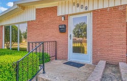 1909 N Flamingo Lane, Altus, OK 73521