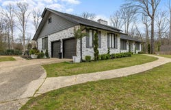 900 SHADES CLIFF Rd, Jasper, AL 35504