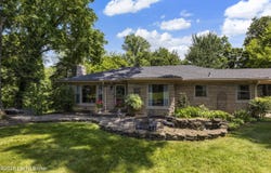 4221 Dolphin Rd, Louisville, KY 40220