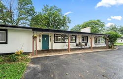 8114 Montclaire Avenue, Brighton, IL 62012