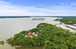 520 Yacht Drive, Grand Rivers, KY 42045