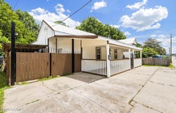 617 E St Peter, New Iberia, LA 70560