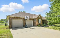 2433 Jonathan Street, Carthage, MO 64836