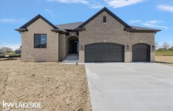 720 Marlayna, Oxford, MI 48371