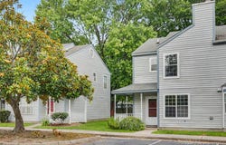 28  Bayview Ct, Hampton, VA 23664