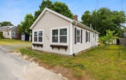 106 Circuit Ave, Wareham, MA 02571