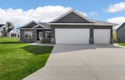 3073 Dell Ridge Lane, Hiawatha, IA 52233