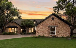 811 Cobblestone Court, Cedar Hill, TX 75104
