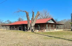 21170 S 270 Road, Morris, OK 74445
