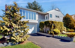 874 Woodmere Drive, North Woodmere, NY 11581