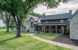 411 Paddock Ln, Simpsonville, KY 40067