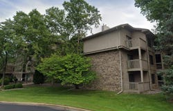 3801 W 98th St, Bloomington, MN 55431