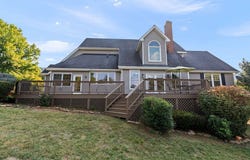 82 FALCON Ln, Lexington, VA 24450