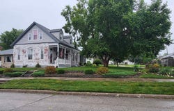 2027 ELM Street, Quincy, IL 62301