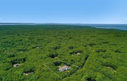 19 Quarty Circle, East Hampton, NY 11937