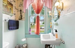 834 N Water St, Uhrichsville, OH 44683