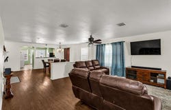 7802 Calgary Lane, Arlington, TX 76001