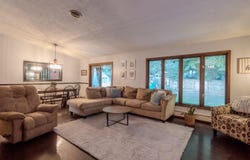 1055 Parkwood Drive, Nappanee, IN 46550-1123