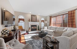 9 Oneill Drive, Moosic, PA 18507