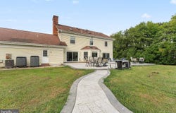 19 TWIN SPRINGS DR, FREDERICKSBURG, VA 22407