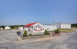 211 N MIDDLETON, CARLISLE, PA 17013
