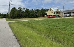 S Bourgeois Street, Waveland, MS 39576