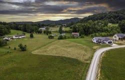 718 Laredo Drive, London, KY 40741
