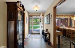 528 Hidden, Grosse Pointe Woods, MI 48236