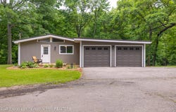 9481 S Clinton Trail, Eaton Rapids, MI 48827