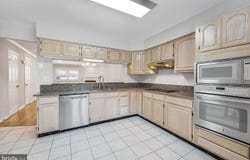 3004 S GLEBE RD, ARLINGTON, VA 22206