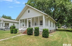 708 E 5TH Street, Pana, IL 62557