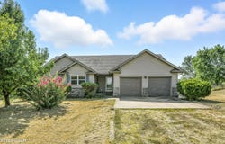 21059 Lawrence 2072, Ash Grove, MO 65604