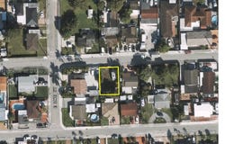 39 E St, Hialeah, FL 33013