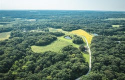 9070 Deer Run Lane, Plainview, IL 62685