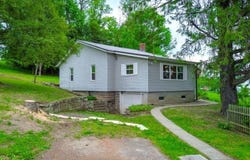 136 E Wheeling Street, Cadiz, OH 43907