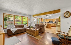 672 WALKER Rd, Kelso, WA 98626