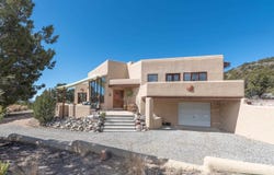 100 Lobo Ranch Road, Arroyo Hondo, NM 87513