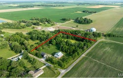 506 W Saint Louis Street, New Douglas, IL 62074