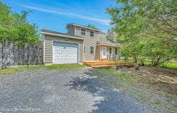 405 Skyline Drive, Blakeslee, PA 18610