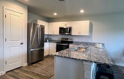 201 Crown Point DR, Huntsville, TX 77320