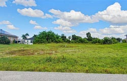 523 NW 19th Place, Cape Coral, FL 33993