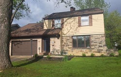 1387 Richmond Road, Lyndhurst, OH 44124