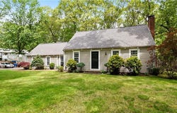 689 Middle Road, East Greenwich, RI 02818