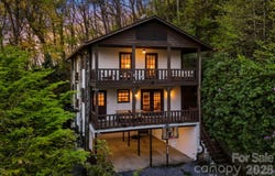 821 Summit Drive, Maggie Valley, NC 28751