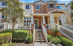 200 Old Oak Ln, Hayward, CA 94541