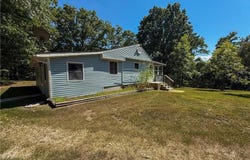 1409 Oak View Dr, Stover, MO 65078