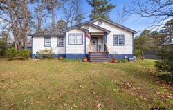 289 Acapulco Rd, Jefferson, TX 75657