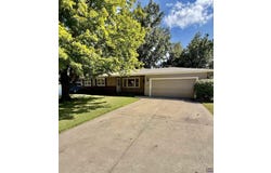 5609 SW 24th ST, Topeka, KS 66614