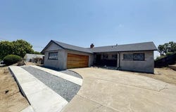1438 Moon Rd, Vista, CA 92083