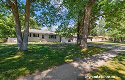1744 W Norton Avenue, Norton Shores, MI 49441